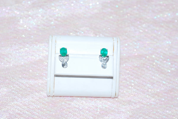 Colombian Emerald Earrings in White Gold 01
