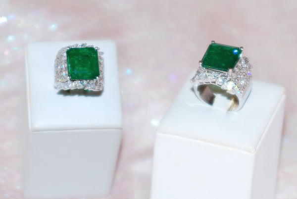 Colombian Emerald Ring in White Gold 03