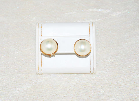 Mabe Pearl Earrings in Yellow Gold