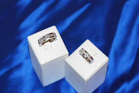 Diamond Engagement Ring Set in White Gold 01